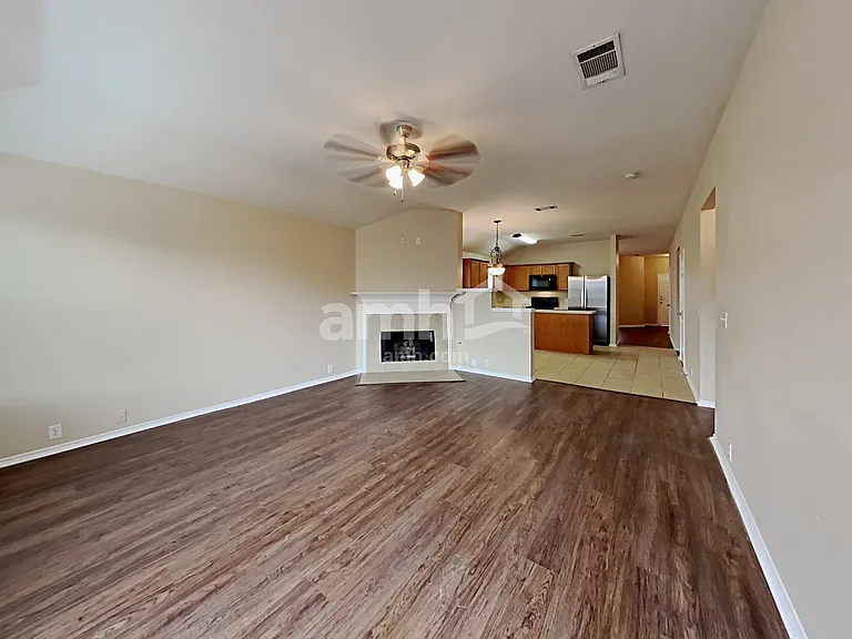 3002 Marigold Dr — Photo 7