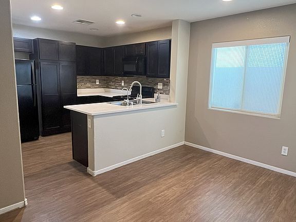 3rd image of 4841 Valmark Dr