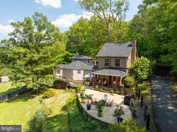 1199 Acorn Hill Rd, Bentonville, VA 22610