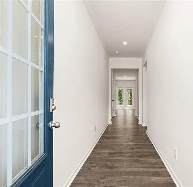 5 bed, 2804 sqft, $2,600 — Photo 3
