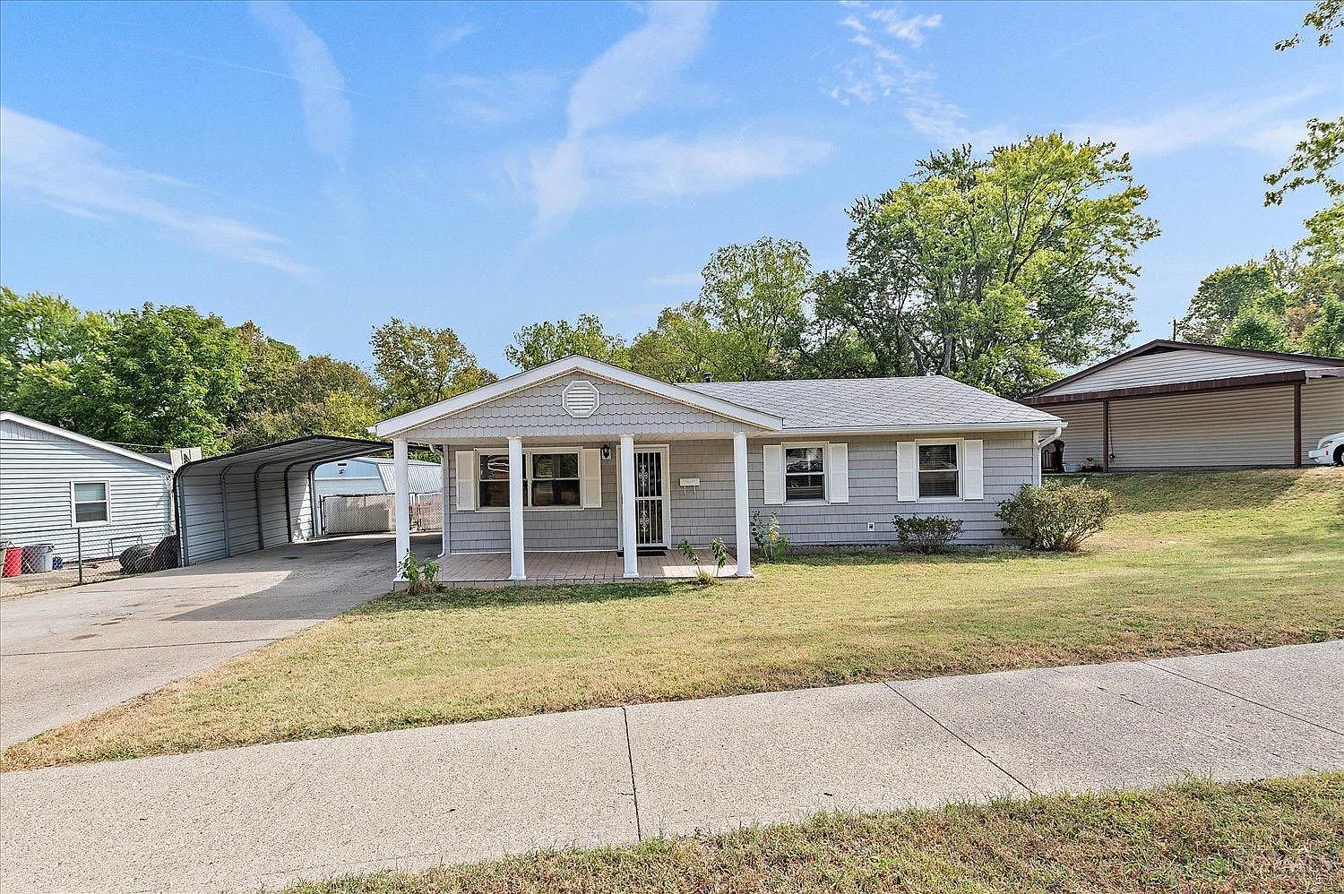 1632 Chippewa Dr photo 1