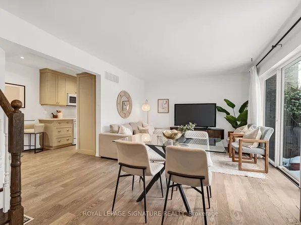 34 Sugar Millway, Toronto, ON M2L 1R6