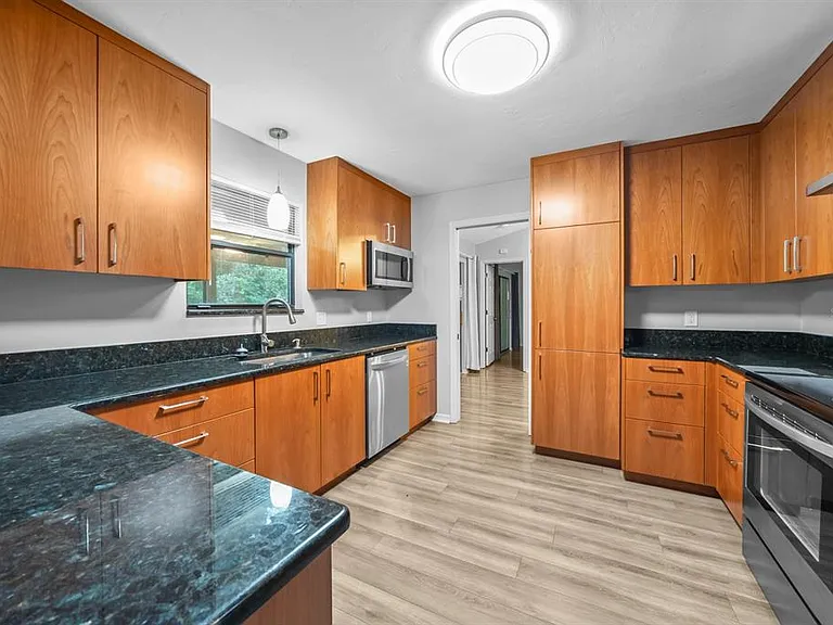 8025 SW 47th Ct — Photo 13