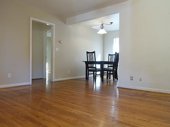 4th image of 216 Gale St