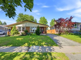 3727 Orlando Dr, Niagara Falls, ON L2J 4B5