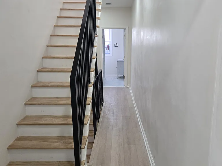 13 Vermont Ave — Photo 5