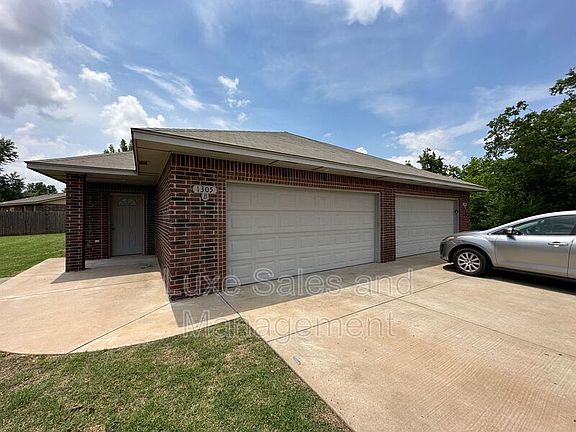 3rd image of 1305 Garden Gate Dr Unit B