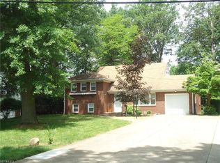 845 Gaylord Grove Rd, Cuyahoga Falls, OH 44221