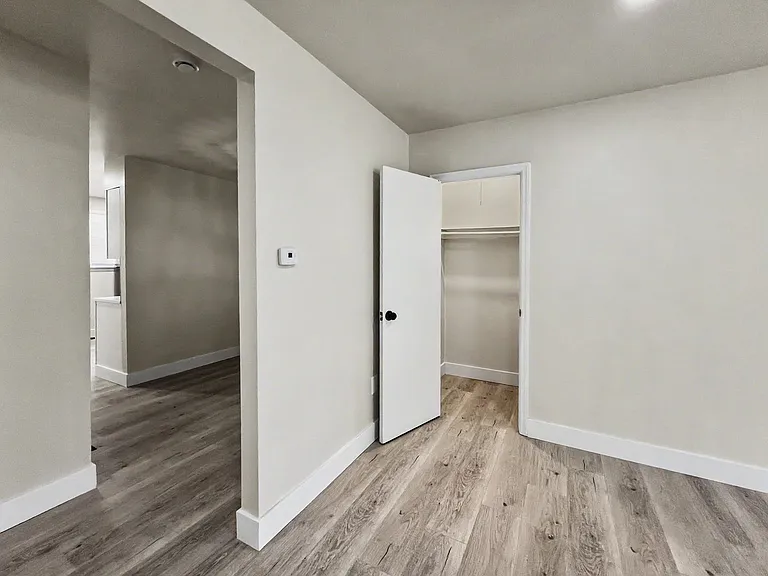 200 E Maple Ave — Photo 40