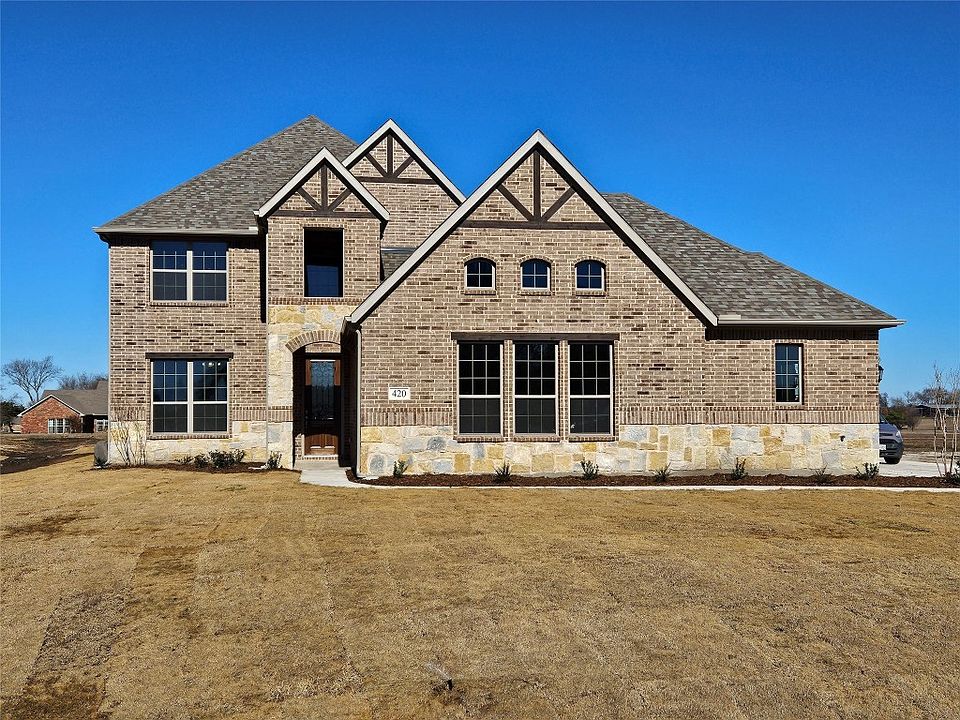 1st image of 420 Magnolia Ct