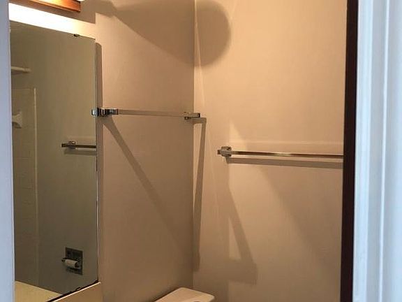 5th image of 402 74th Ave N APT D