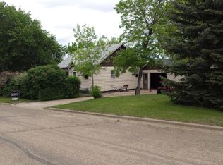 316 1st Ave SE, Halliday, ND 58636