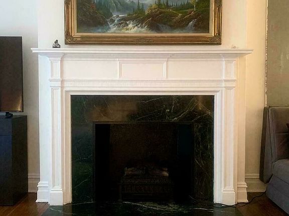 3rd image of 135 W 58th St APT 9D