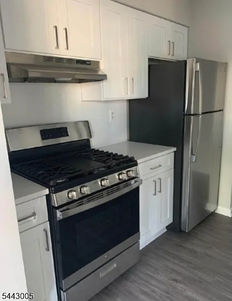2 bed, 1.0 bath, $2,500 — Photo 3