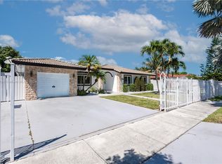 12485 SW 220th St, Miami, FL 33170