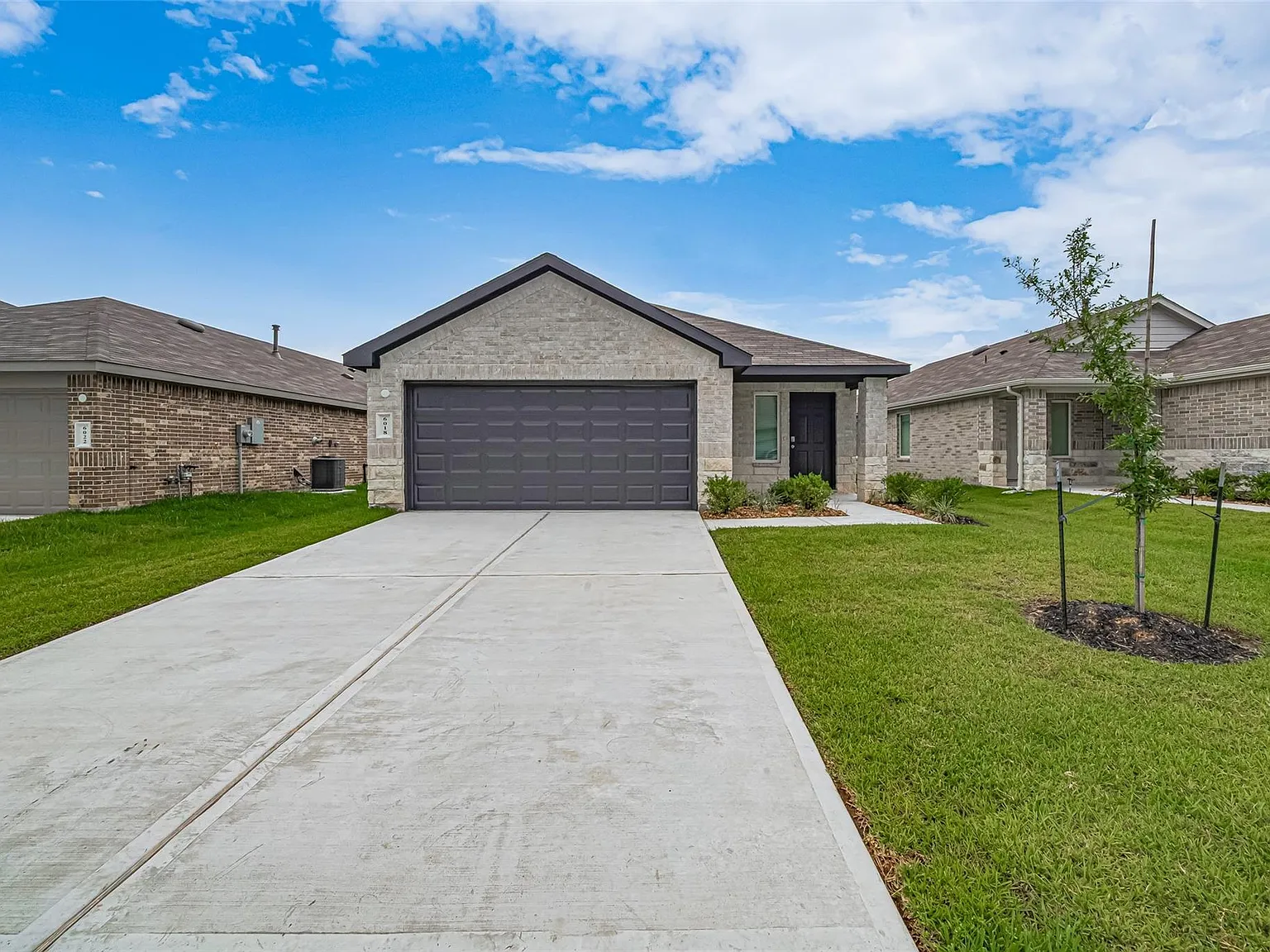 3 bed, 2.0 bath, 1396 sqft, $2,050 — Photo 4