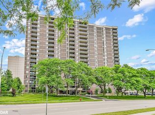 301 Frances Ave #907, Hamilton, ON L8E3W6