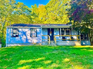 198 Colvintown Rd, Coventry, RI 02816