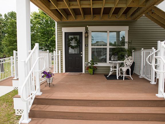 Private Entrance and Patio