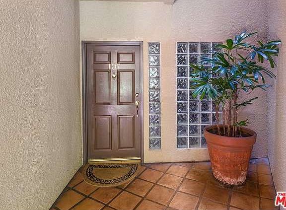 2nd image of 12633 Moorpark St Unit 107