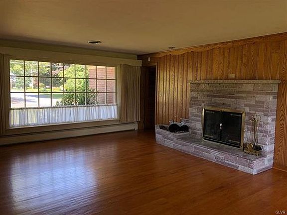 5th image of 325 Schoeneck Ave