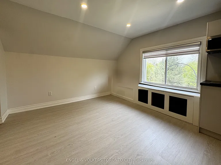 185 Rumble Ave #2 — Photo 12