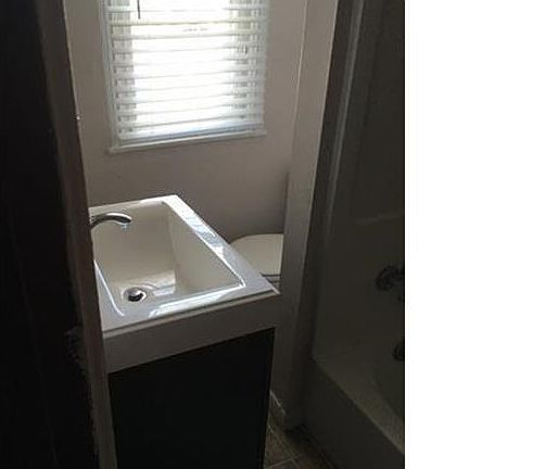 4th image of 27135 Dartmouth St APT 3