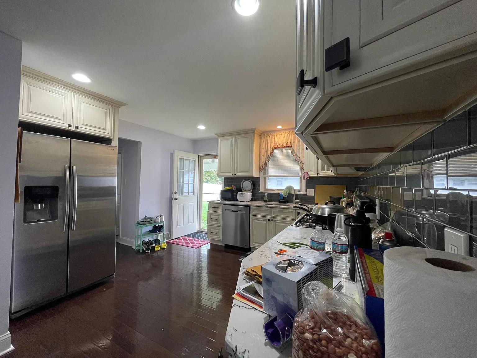 4 bed, 2658 sqft, $3,300 — Photo 4