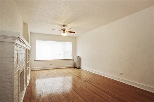 7800-10 S Kingston 2515-19 E 78th Chicago, IL 60649 Photo 1