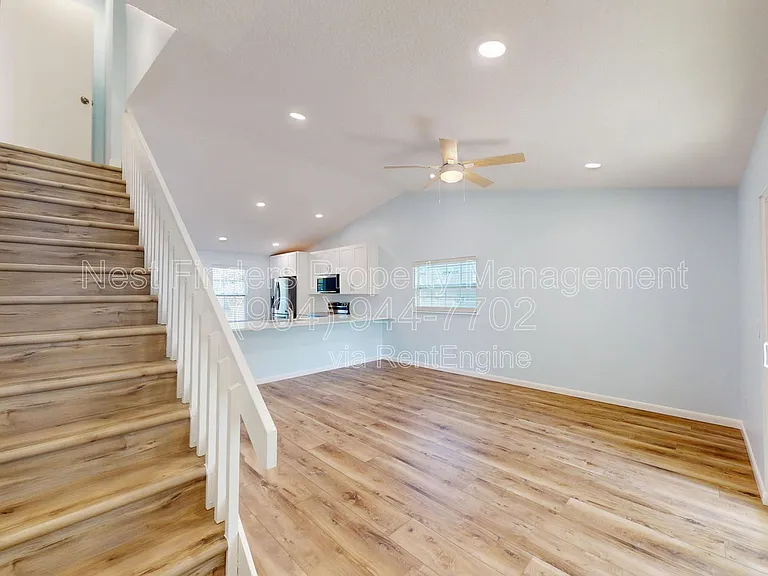 450 Aquatic Dr — Photo 9