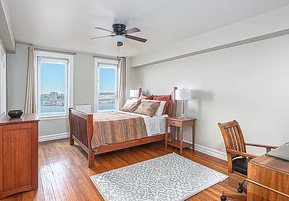 5th image of 320 Riverside Dr #15A