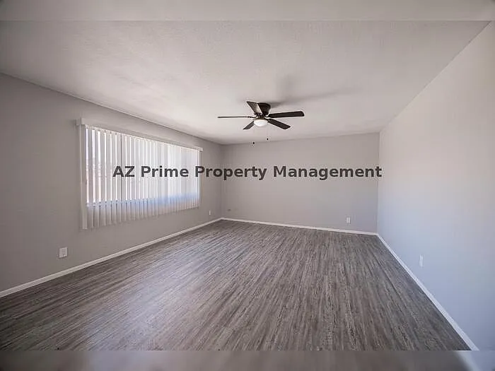 4704 S La Rosa Dr — Photo 4