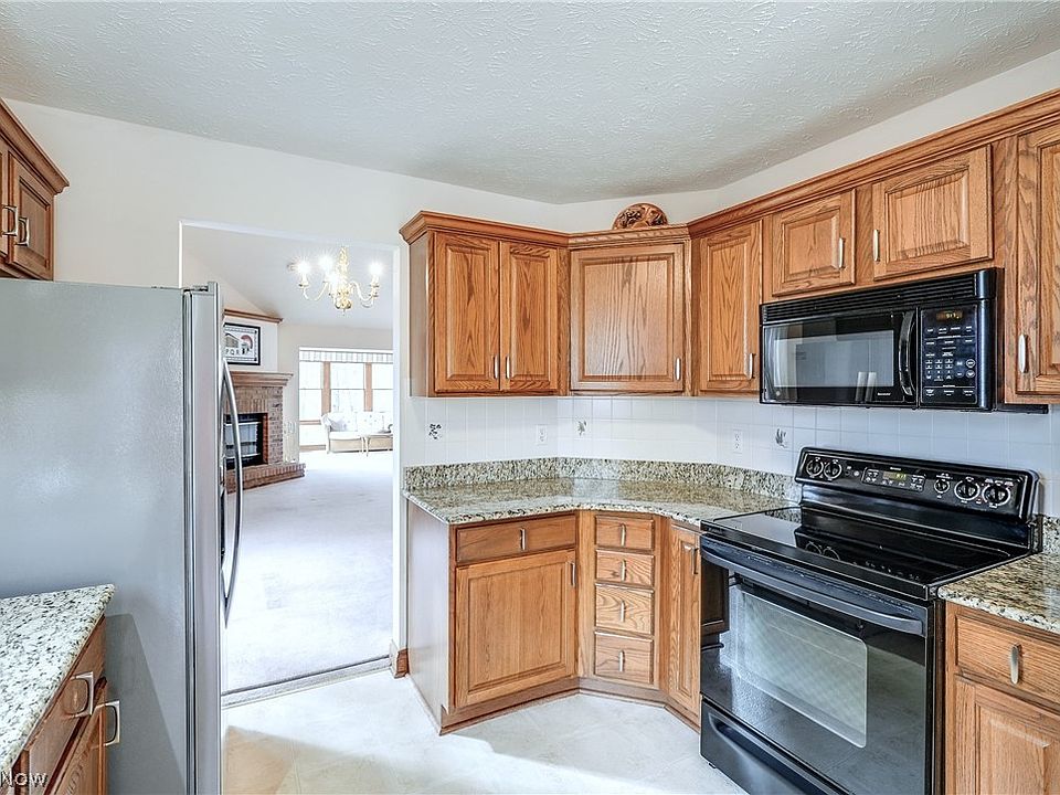 2nd image of 12149 Nutmeg Ln