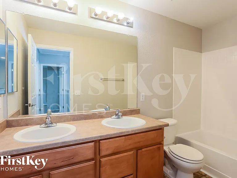13827 Ivanhoe St — Photo 13