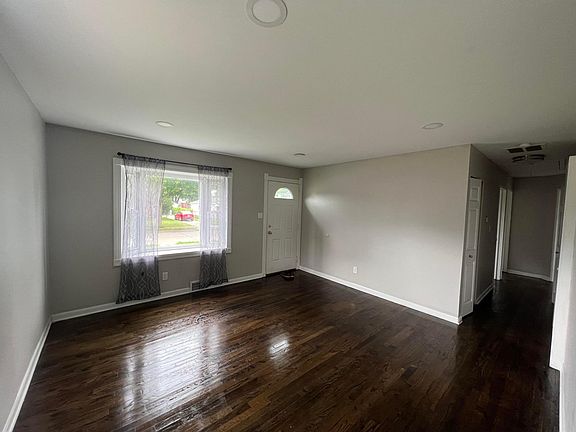 4th image of 13374 Couwlier Ave