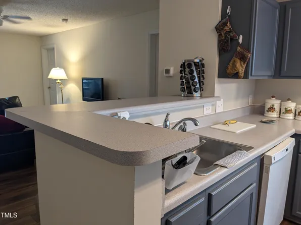 1911 Wolftech Ln APT 204, Raleigh, NC 27603