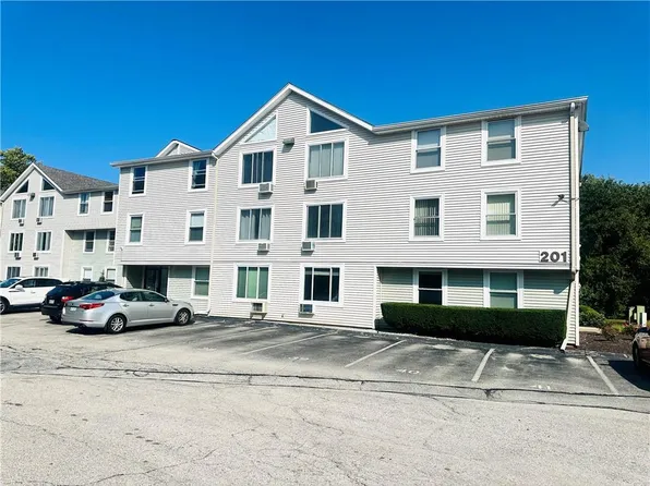 201 Woodlawn Ave APT 210, North Providence, RI 02904