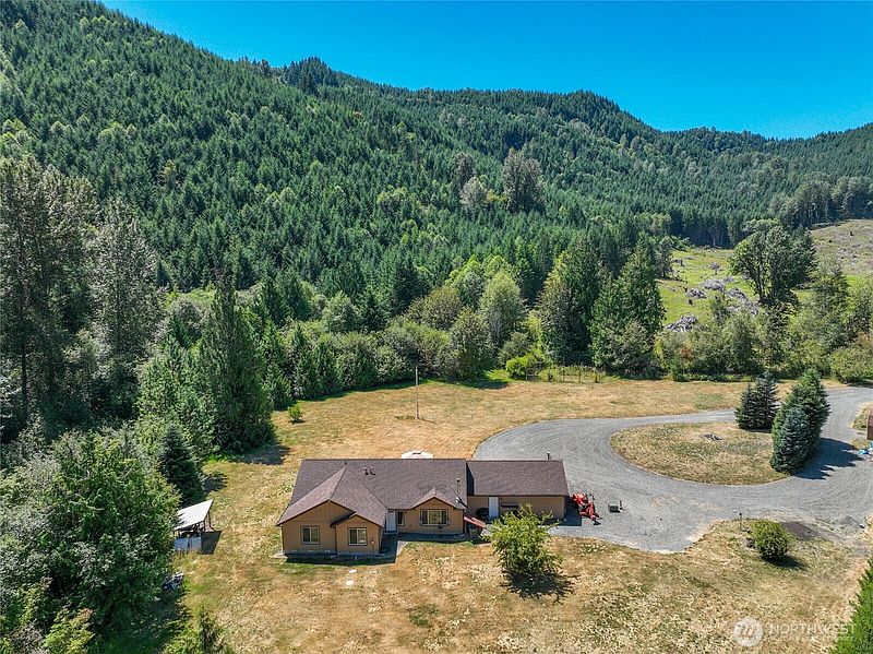 2nd image of 133 Lost Creek Drive