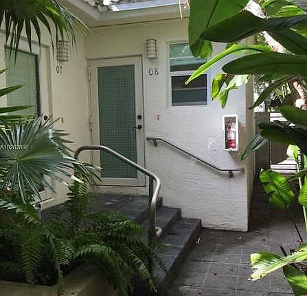 4th image of 328 Euclid Ave APT 108