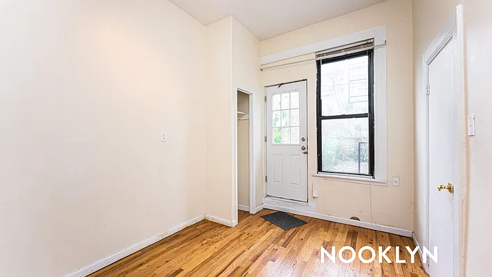 Rented by Nooklyn NYC LLC | media 22