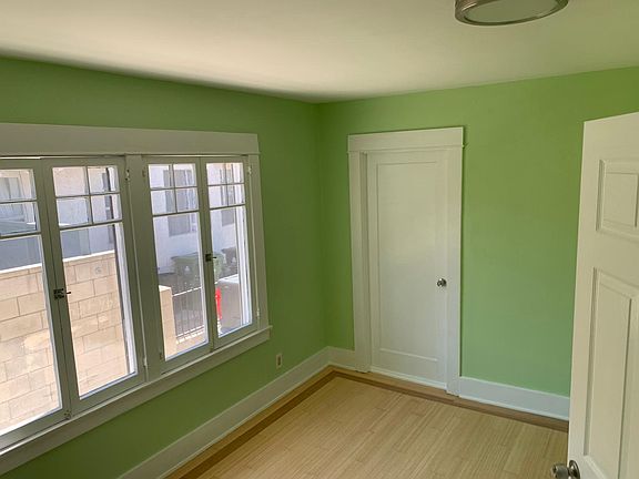 2nd image of 428 N Kenmore Ave