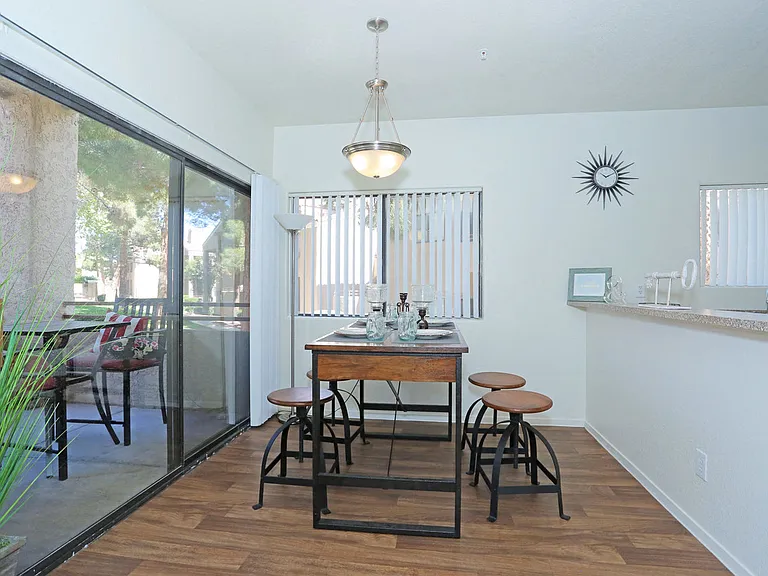 Parc West Apartments — Photo 7