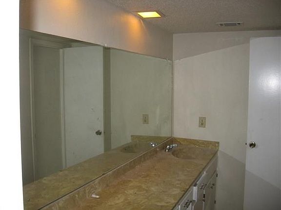 5th image of 7504 Loganberry Dr