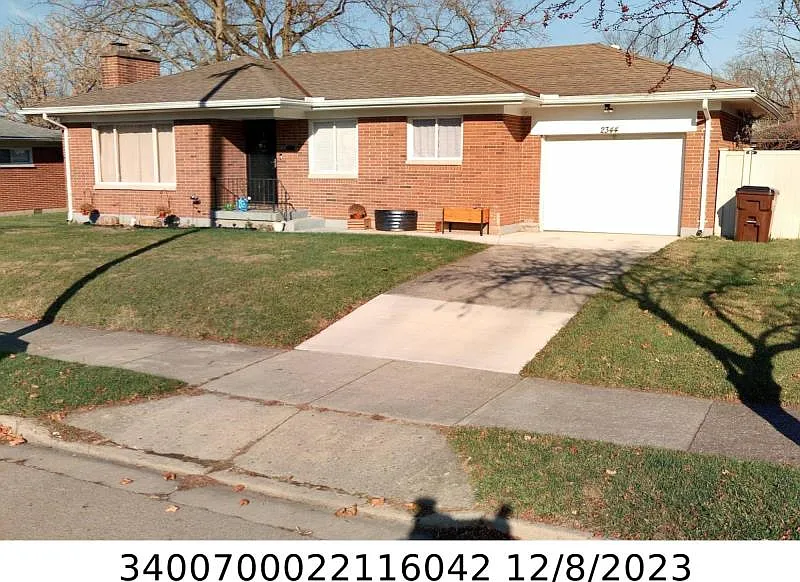 2344 Lexington Ave