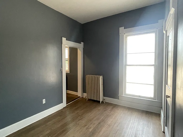 316 W 2nd St #3 — Photo 6