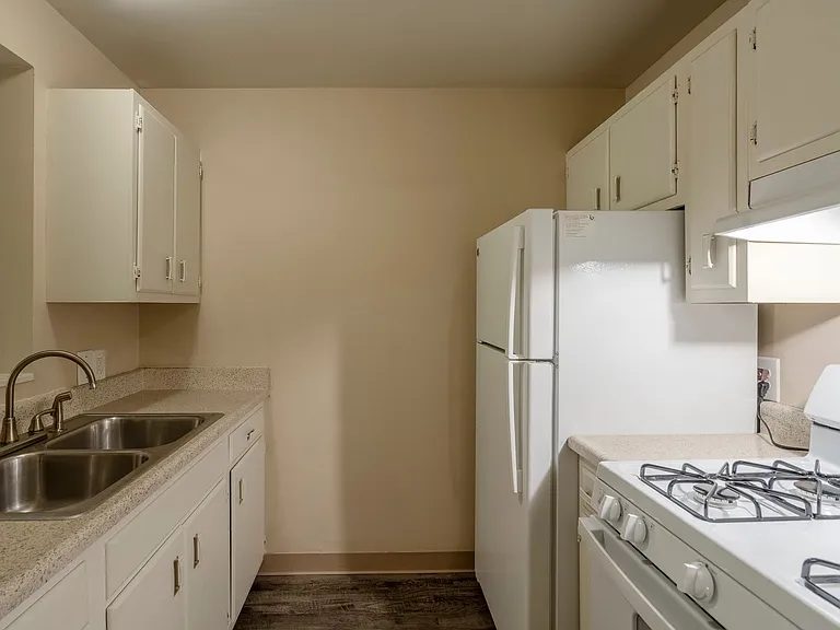 Oak Valley Apartments — Photo 26