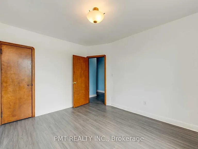 58 Leyton Ave #6 — Photo 8