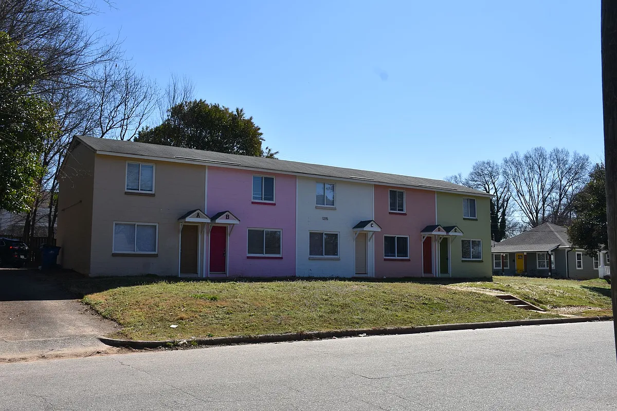 Building Photo - 1215 S East St