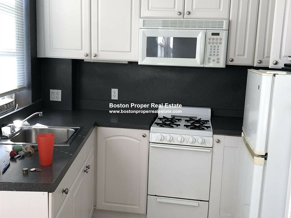 151 Park Dr. #16 Boston - Fenway Unit Photo 1 (2)