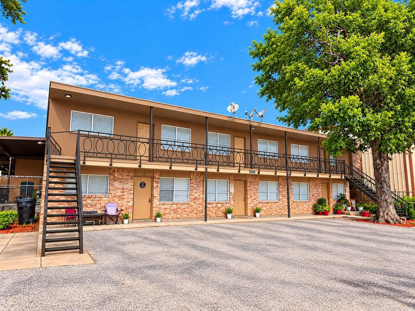1 bed, 1.0 bath, 550 sqft, $895 — Photo 1